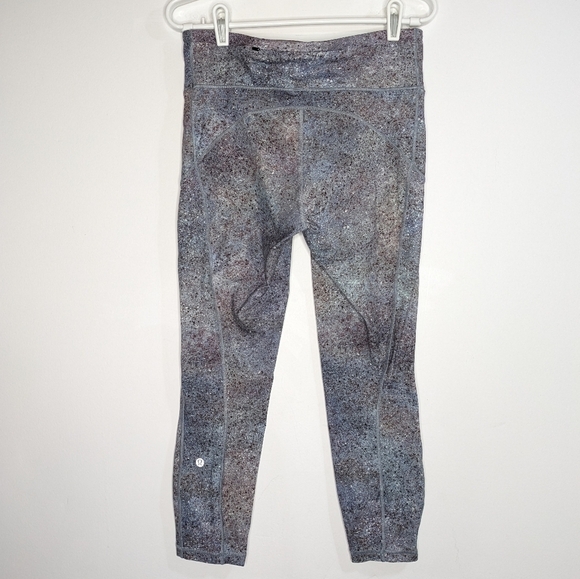 Lululemon Summer Haze Final Crop athletic exercise legging 10 - Picture 7 of 12